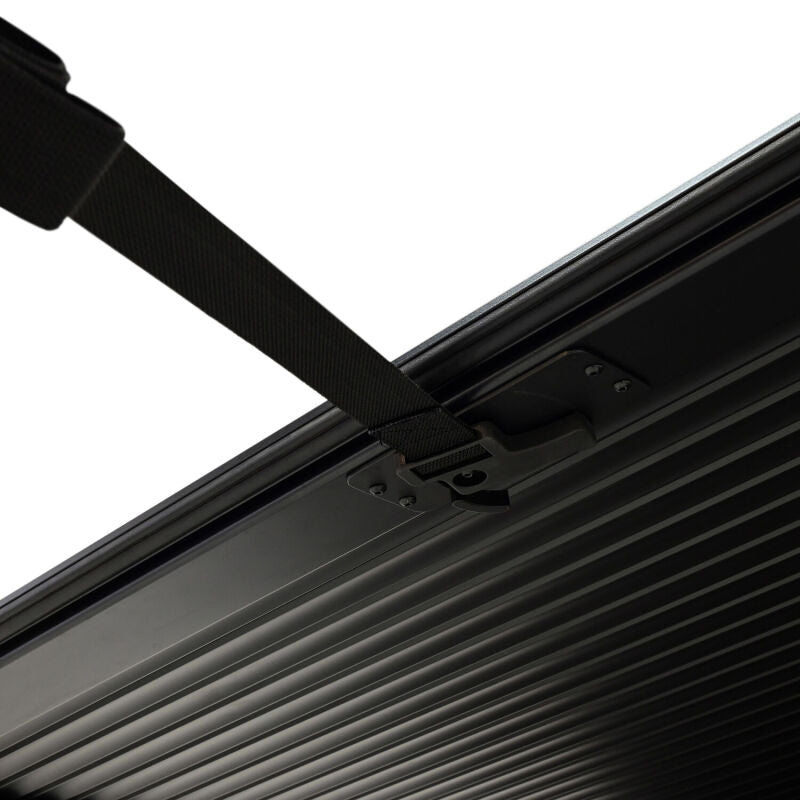 Westin 19-62795 - WES19-62795 - Westin Manual Retractable Tonneau Cover 24-26 Toyota Tacoma 6ft Bed Black - Shipped in Europe - Tuningsupply.com