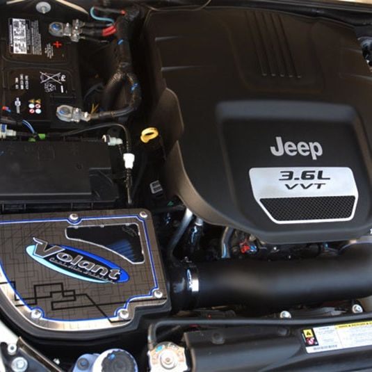 Volant 17636 - VOL17636 - Volant 12-18 Jeep Wrangler 3.6L V6 Pro5 Closed Box Air Intake System - Shipped in Europe - Tuningsupply.com