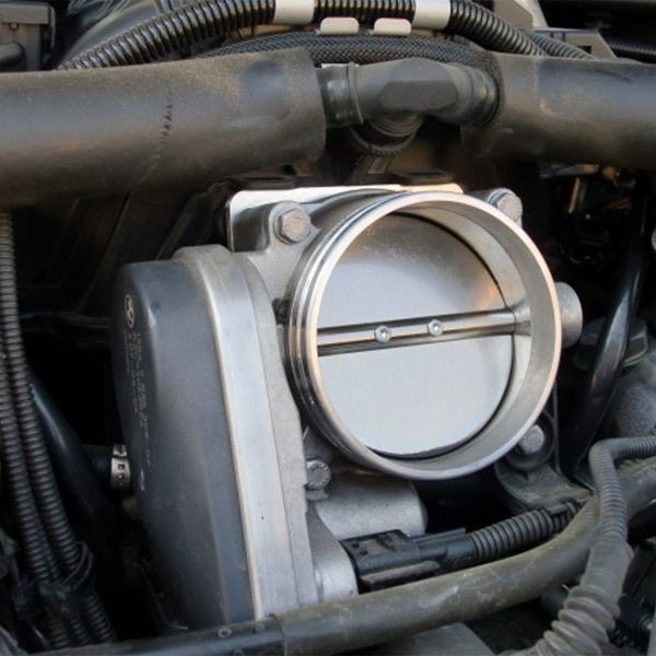 aFe 46-31006 - AFE46-31006 - aFe Silver Bullet Throttle Body Spacers TBS BMW 5 Series (E60) 06-10 V8-4.8L - Shipped in Europe - Tuningsupply.com