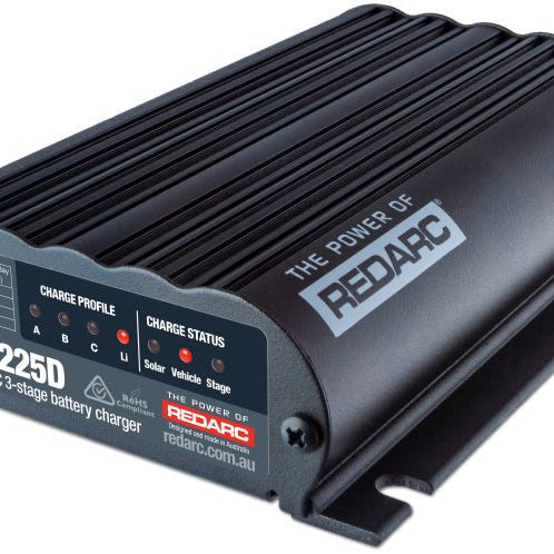 REDARC BCDC1225D - RDCBCDC1225D - REDARC DC/DC Dual Input In-Vehicle Battery Charger - 12V 25A - Shipped in Europe - Tuningsupply.com