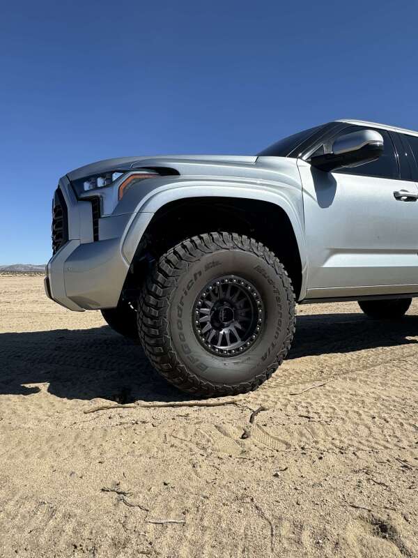Camburg CAM-310217-KX-BLU - CMBCAM-310217-KX-BLU - Camburg 22-25 Toyota Tundra 2WD/4WD Blue KINETIK Uniball Trail Series LT Kit w/ Billet XJ UCA - Shipped in Europe - Tuningsupply.com