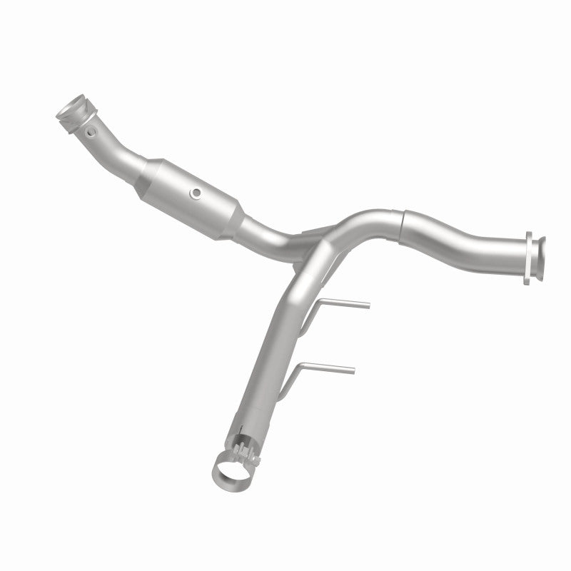 Magnaflow 21-470 - MAG21-470 - MagnaFlow Right Side Direct Fit Catalytic Converter 15-17 Ford F-150 5.0L - Shipped in Europe - Tuningsupply.com