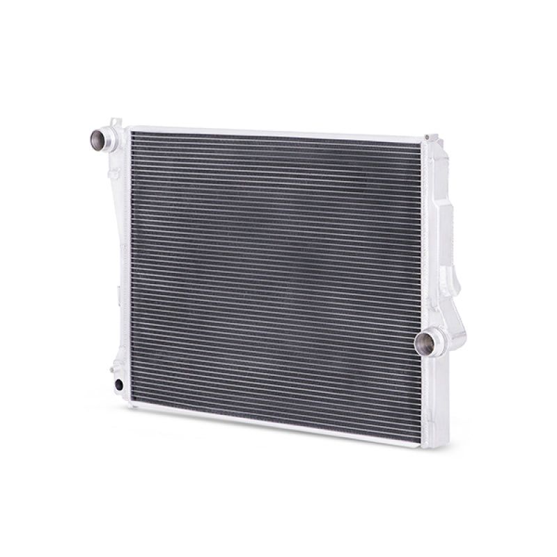 Mishimoto MMRAD-E46-323A - MISMMRAD-E46-323A - Mishimoto 99-06 BMW 323i/323i/328i/330i w/ Auto Transmission Performance Aluminum Radiator - Shipped in Europe - Tuningsupply.com