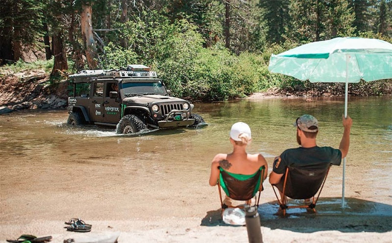 Magnaflow 19539 - MAG19539 - MagnaFlow 12-18 Jeep Wrangler 2.5in Overland Series Cat-Back Exhaust - Shipped in Europe - Tuningsupply.com