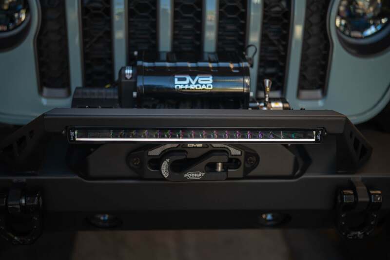 DV8 Offroad BE20SW105W-H - DVEBE20SW105W-H - DV8 Offroad 20in Halo Elite Single Row Light Bar with Accent Light - White/Amber - Shipped in Europe - Tuningsupply.com