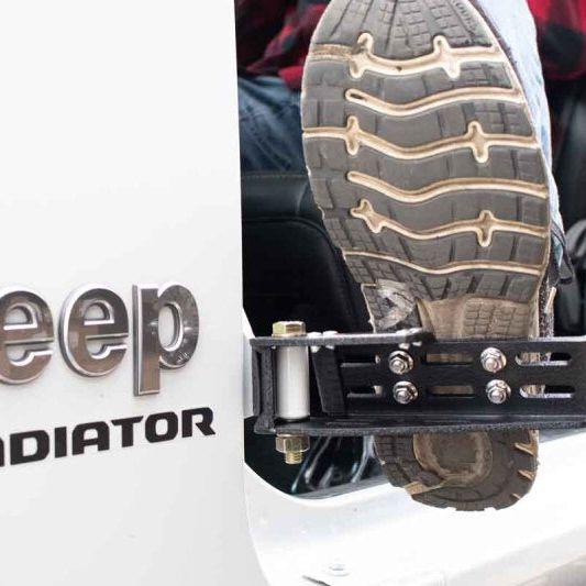 Fishbone Offroad FB21268 - FBOFB21268 - Fishbone Offroad 2007+ Jeep Wrangler/Gladiator Steel - Black Foot Peg Set - Shipped in Europe - Tuningsupply.com