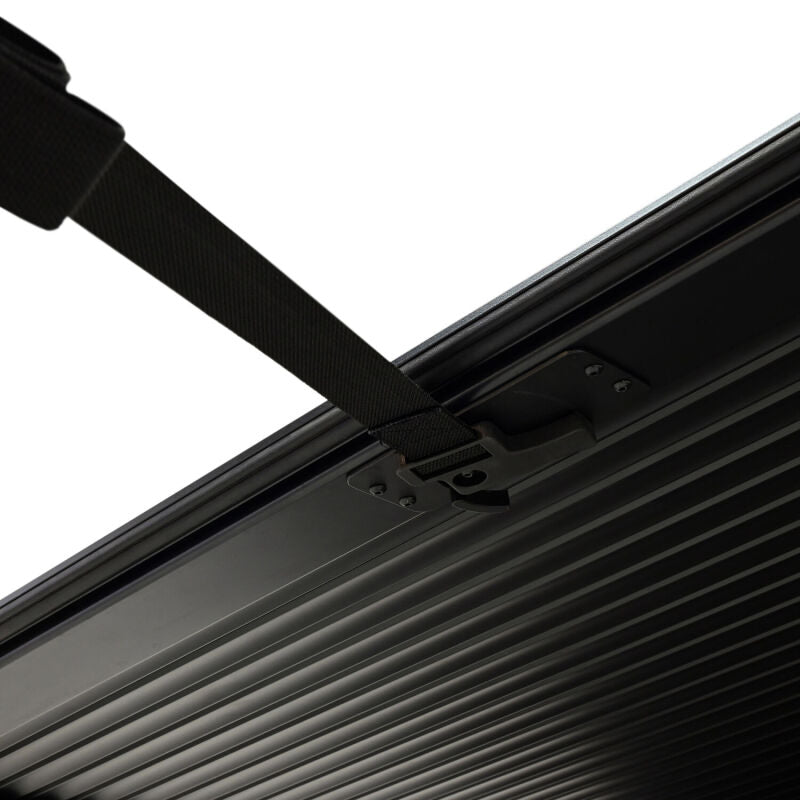 Westin 19-63995 - WES19-63995 - Westin 19-26 GM Silverado/Sierra 2500/3500 6ft 6in Bed Manual Retractable Tonneau Cover - Black - Shipped in Europe - Tuningsupply.com