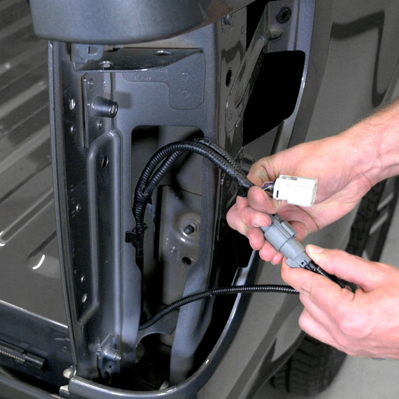 Putco 9203060-13 - PUT9203060-13 - Putco 21-22 Ford F-150 60in Red Light Blade Direct Fit Kit Red / White - Shipped in Europe - Tuningsupply.com