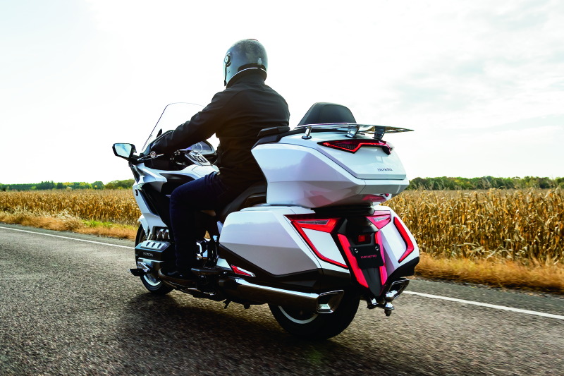 Kuryakyn 3262 - KUR3262 - Kuryakyn Omni L.E.D. Rear Bag Accents 18 and up GL1800 - Shipped in Europe - Tuningsupply.com