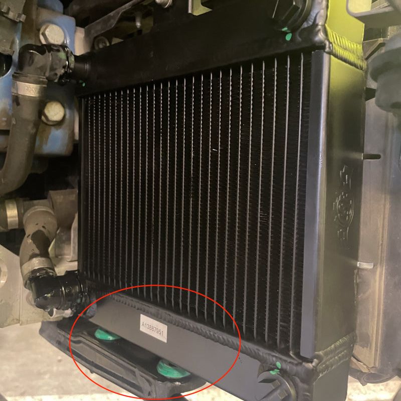 CSF 8258 - CSF8258 - CSF BMW F8X M3/M4/M2C Auxiliary Radiators w/ Rock Guards (Sold Individually - Fits Left and Right - Shipped in Europe - Tuningsupply.com