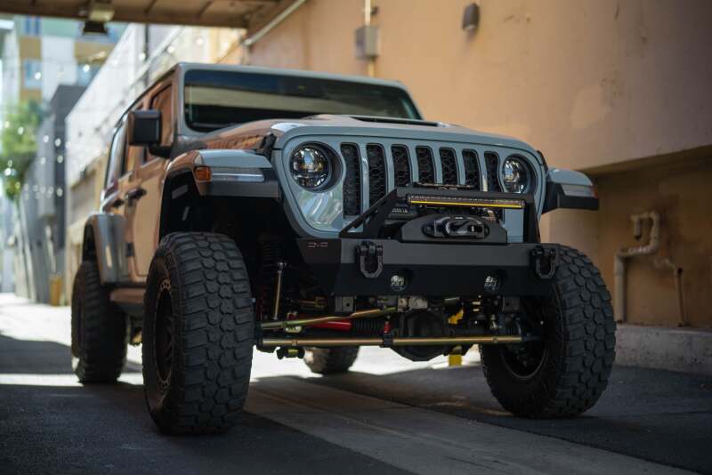DV8 Offroad BE20SW105W-H - DVEBE20SW105W-H - DV8 Offroad 20in Halo Elite Single Row Light Bar with Accent Light - White/Amber - Shipped in Europe - Tuningsupply.com