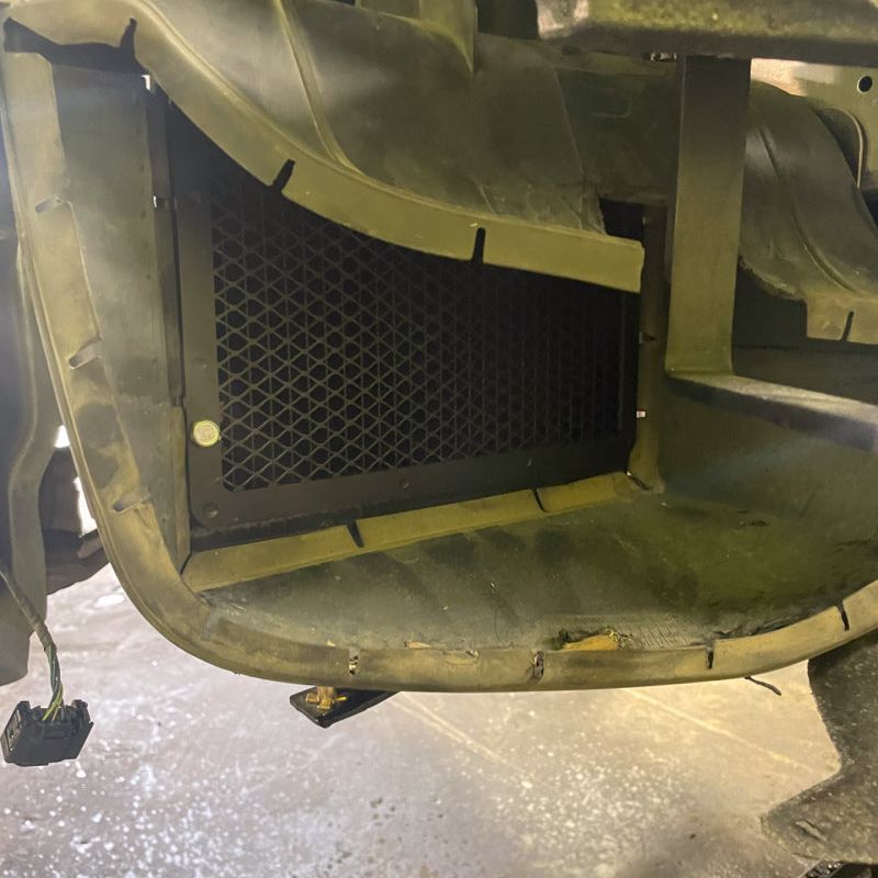 CSF 8258 - CSF8258 - CSF BMW F8X M3/M4/M2C Auxiliary Radiators w/ Rock Guards (Sold Individually - Fits Left and Right - Shipped in Europe - Tuningsupply.com