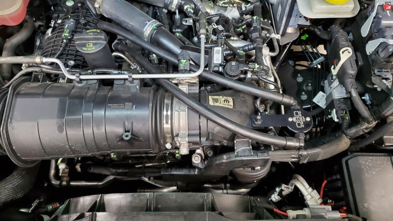 J&L 3098D-B - JLT3098D-B - J&L 2025-2026 Ram 1500 3.0; 22-25 Jeep Wagoneer 3.0 Separator-Black - Shipped in Europe - Tuningsupply.com