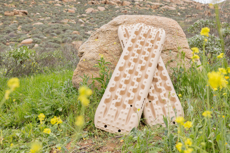 DV8 Offroad RTB1-02TN - DVERTB1-02TN - DV8 Offroad DV8 Xtract Traction Boards | Pair | Tan - Shipped in Europe - Tuningsupply.com