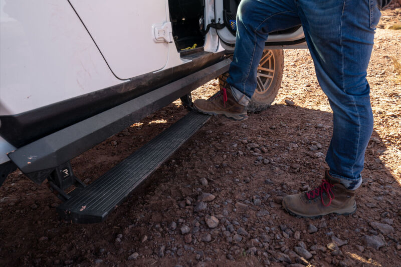 AMP Research - AMP77135-01A - AMP Research 20-24 Jeep JT Gladiator (Launch/Overlnd/Rubicon/Sport/Sport S) PowerStep XL - Black - Shipped in Europe - Tuningsupply.com