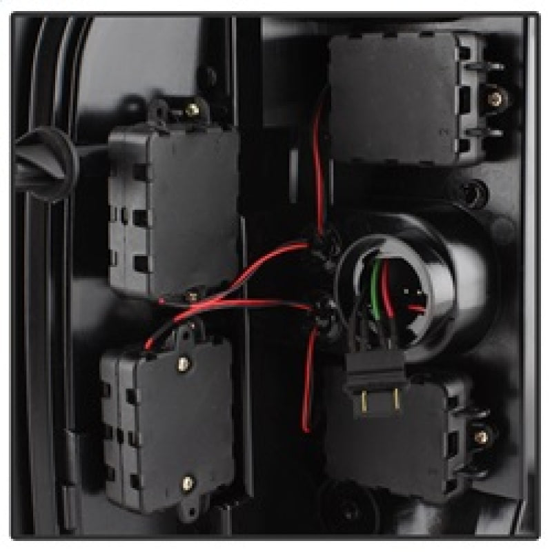 SPYDER 5084095 - SPY5084095 - Spyder 07-13 Silverado (Will Not Work w/2010 921 Bulb)V3 Tail Lights Blk Smk ALT-YD-CS07V3-LBLED-BSM - Shipped in Europe - Tuningsupply.com