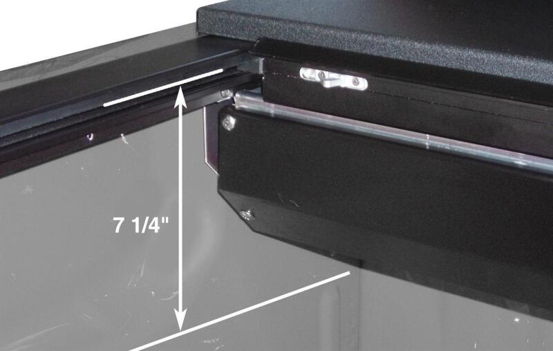 Roll-N-Lock LG152M - RNLLG152M - Roll-N-Lock 17-18 Ford F-250/F-350 Super Duty LB 96-1/2in M-Series Retractable Tonneau Cover - Shipped in Europe - Tuningsupply.com