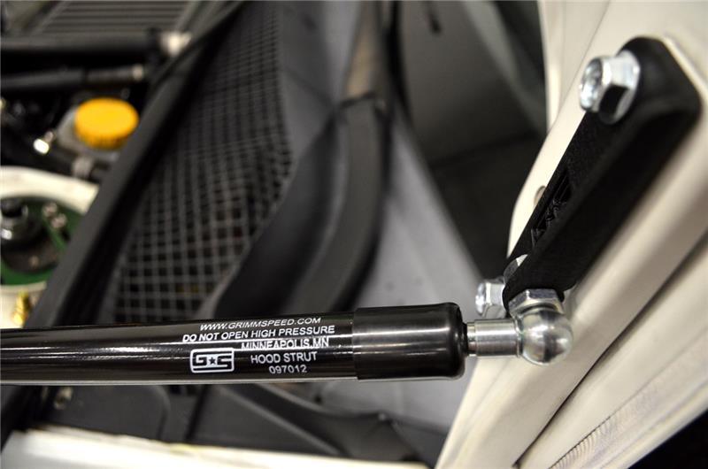 GrimmSpeed 097025 - GRM097025 - GrimmSpeed 03-08 Subaru Forester Hood Struts - Shipped in Europe - Tuningsupply.com