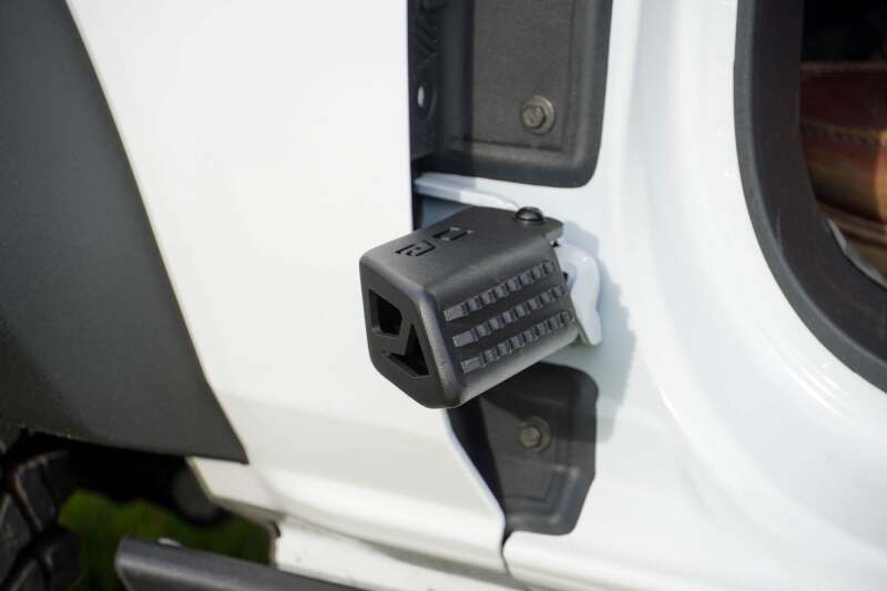 DV8 Offroad STBR-01 - DVESTBR-01 - DV8 Offroad 2021+ Ford Bronco Foot Peg Pair - Black - Shipped in Europe - Tuningsupply.com