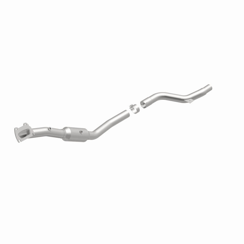 Magnaflow 22-141 - MAG22-141 - MagnaFlow Right Side Direct Fit Catalytic Converter 15-17 Chrysler 300 3.6L (4-Bolt Flange) - Shipped in Europe - Tuningsupply.com
