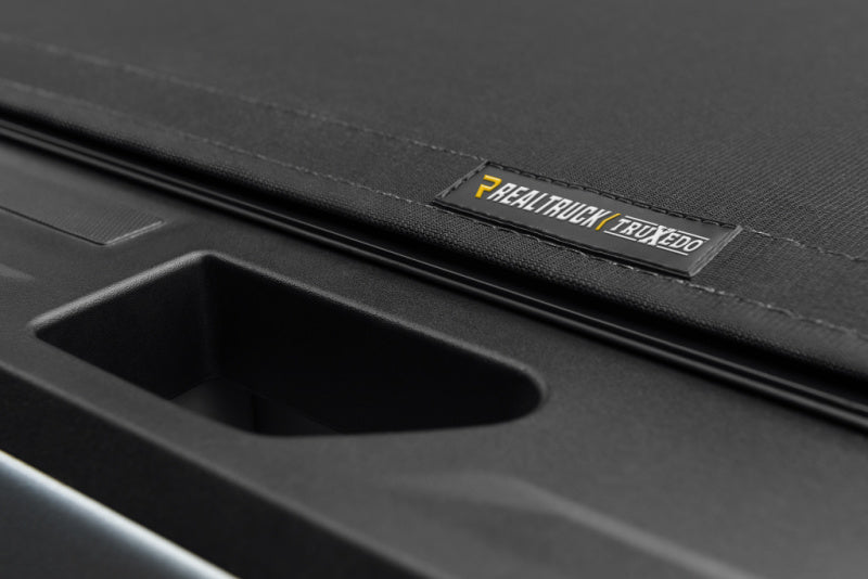 Truxedo 1450001 - TRX1450001 - Truxedo 2023 GMC Canyon / Chevrolet Colorado 5ft 2in Bed Pro X15 Tonneau Cover - Matte Black - Shipped in Europe - Tuningsupply.com