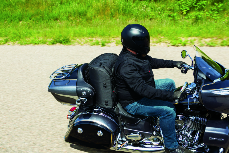 Kuryakyn 5286 - KUR5286 - Kuryakyn Momentum Wanderer Seat Bag - Shipped in Europe - Tuningsupply.com