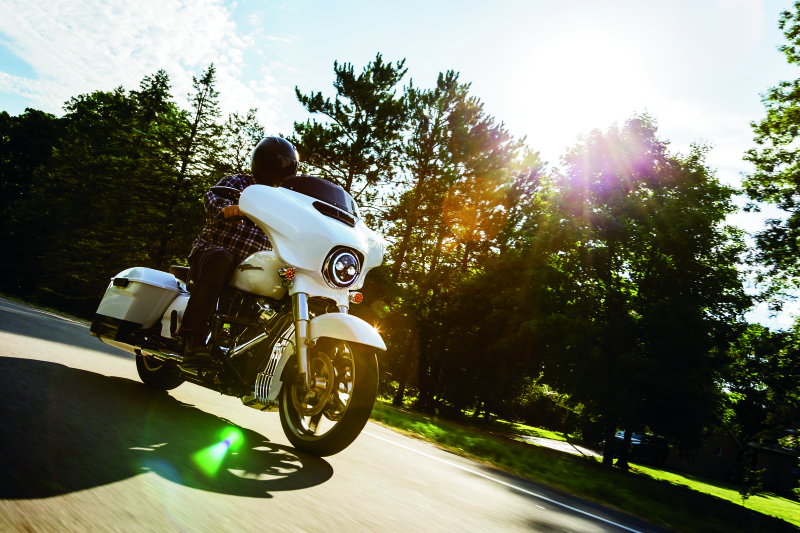 Kuryakyn 6417 - KUR6417 - Kuryakyn Oil Cooler Cover Chrome - Shipped in Europe - Tuningsupply.com