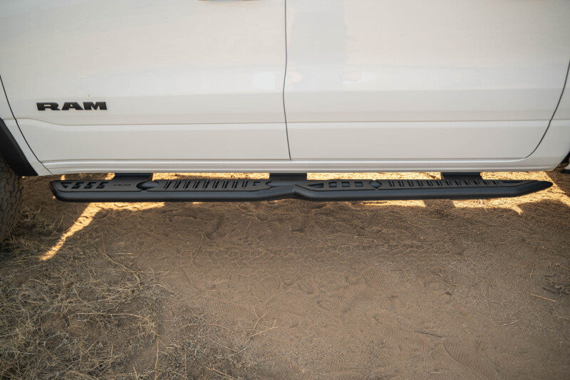 DV8 Offroad SRDR1-01 - DVESRDR1-01 - DV8 Offroad 19-25 RAM 1500 Crew Cab OE Plus Side Steps - Black Steel - Shipped in Europe - Tuningsupply.com