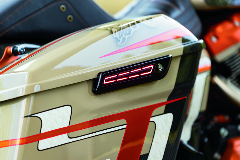 Kuryakyn 5477 - KUR5477 - Kuryakyn LED Saddlebag Hinge Accents Black - Shipped in Europe - Tuningsupply.com