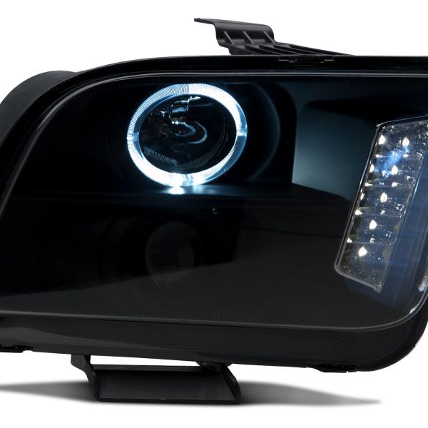 Raxiom 49128 - RAX49128 - Raxiom 05-09 Ford Mustang w/ Halogen LED Halo Prjctr Headlights-Blk Hsng(Smoked Lens Exclude GT500) - Shipped in Europe - Tuningsupply.com