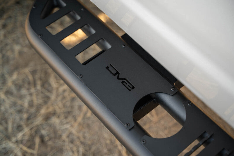 DV8 Offroad SRDR1-01 - DVESRDR1-01 - DV8 Offroad 19-25 RAM 1500 Crew Cab OE Plus Side Steps - Black Steel - Shipped in Europe - Tuningsupply.com