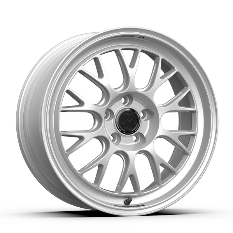 fifteen52 RSHRS-88551+42 - FFTRSHRS-88551+42 - fifteen52 Holeshot RSR 18x8.5 5x112 42mm ET 57.1mm Center Bore Radiant Silver - Shipped in Europe - Tuningsupply.com