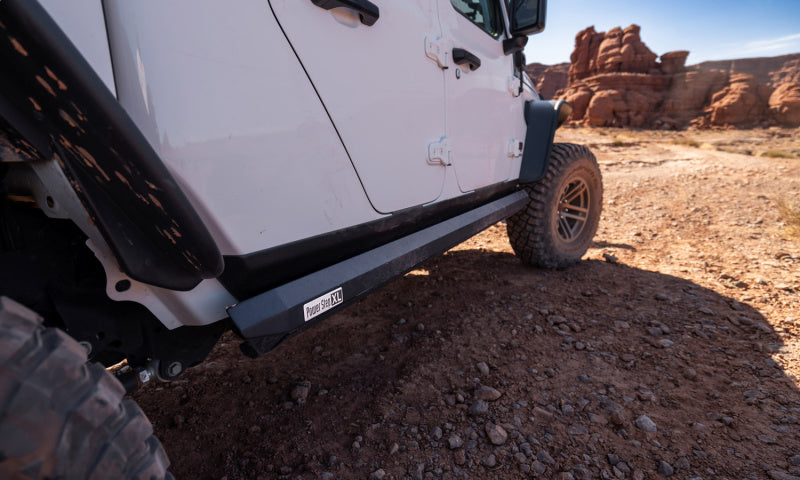 AMP Research - AMP77135-01A - AMP Research 20-24 Jeep JT Gladiator (Launch/Overlnd/Rubicon/Sport/Sport S) PowerStep XL - Black - Shipped in Europe - Tuningsupply.com