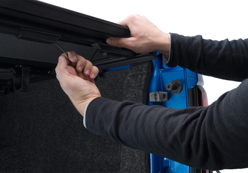 BAK 448227RB - BAK448227RB - BAK 19-20 Dodge Ram 1500 (New Body Style w/ Ram Box) 5ft 7in Bed BAKFlip MX4 Matte Finish - Shipped in Europe - Tuningsupply.com