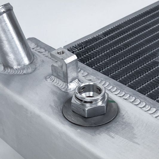 CSF 7223 - CSF7223 - CSF 05-13 Chevrolet Corvette C6 (Not 11-13 Z06/ZR1/427) High Performance All-Aluminum Radiator - Shipped in Europe - Tuningsupply.com