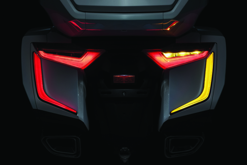 Kuryakyn 3262 - KUR3262 - Kuryakyn Omni L.E.D. Rear Bag Accents 18 and up GL1800 - Shipped in Europe - Tuningsupply.com