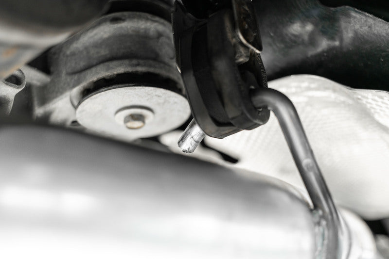 MBRP PS7116AL - MBRPS7116AL - MBRP 15-16 Dodge Challenger 5.7L HEMI Cat Back Dual Split Rear - Shipped in Europe - Tuningsupply.com