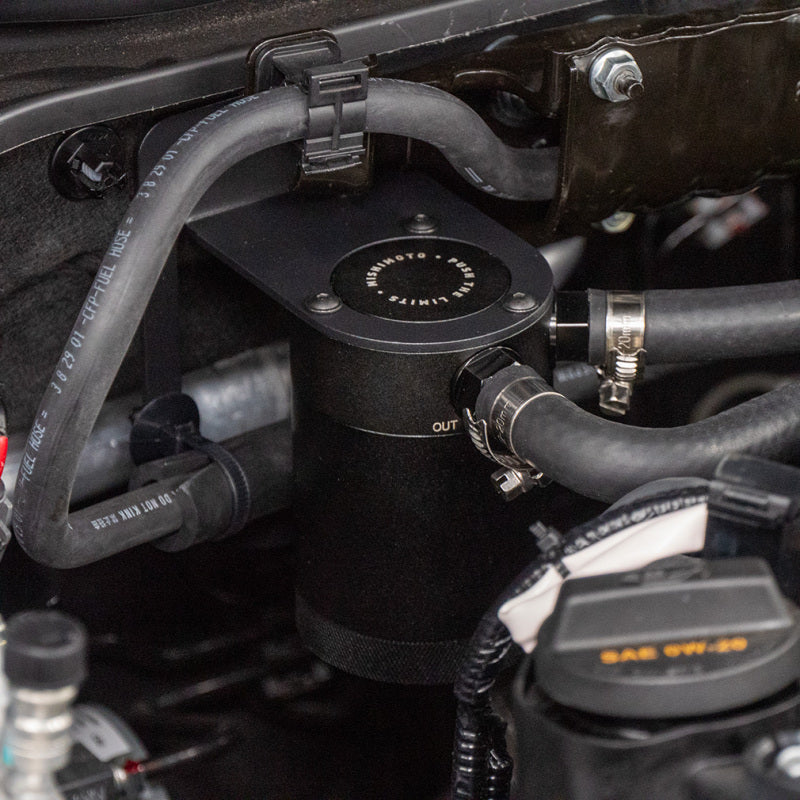 Mishimoto MMBCC-CIV-22P - MISMMBCC-CIV-22P - Mishimoto 2022+ Honda Civic 1.5T Baffled Oil Catch Can PCV Side - Shipped in Europe - Tuningsupply.com