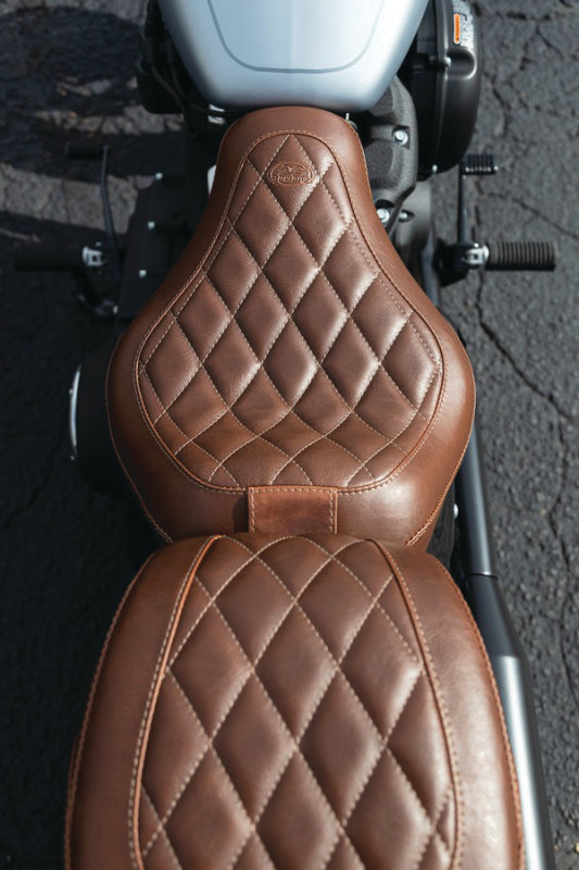 Mustang Motorcycle 83031 - MMP83031 - Mustang 18-21 Harley Street Bob Wide Tripper Solo Seat w/Driver Backrest Diamond Stitch - Brown - Shipped in Europe - Tuningsupply.com