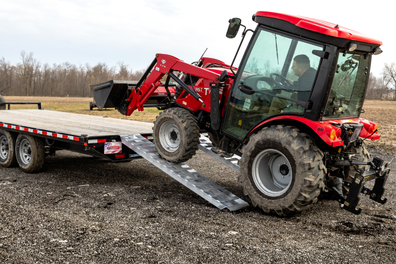GEN-Y Hitch GH-16072 - GENGH-16072 - Gen-Y Heavy-Duty 6ft Aluminum Loading Ramps 14in x 72in 3K Capacity Per Ramp - Pair - Shipped in Europe - Tuningsupply.com