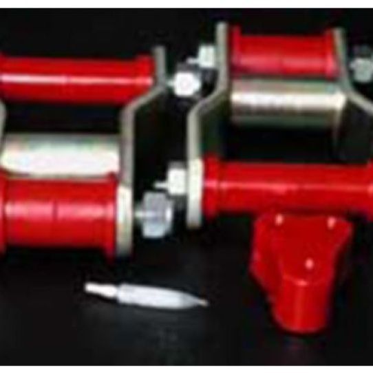 Daystar KT61010BK - DAYKT61010BK - Daystar 1995-2004 Toyota Tacoma 2WD/4WD - Rear Greaseable Super Shackle 1 1/4in Lift - Shipped in Europe - Tuningsupply.com