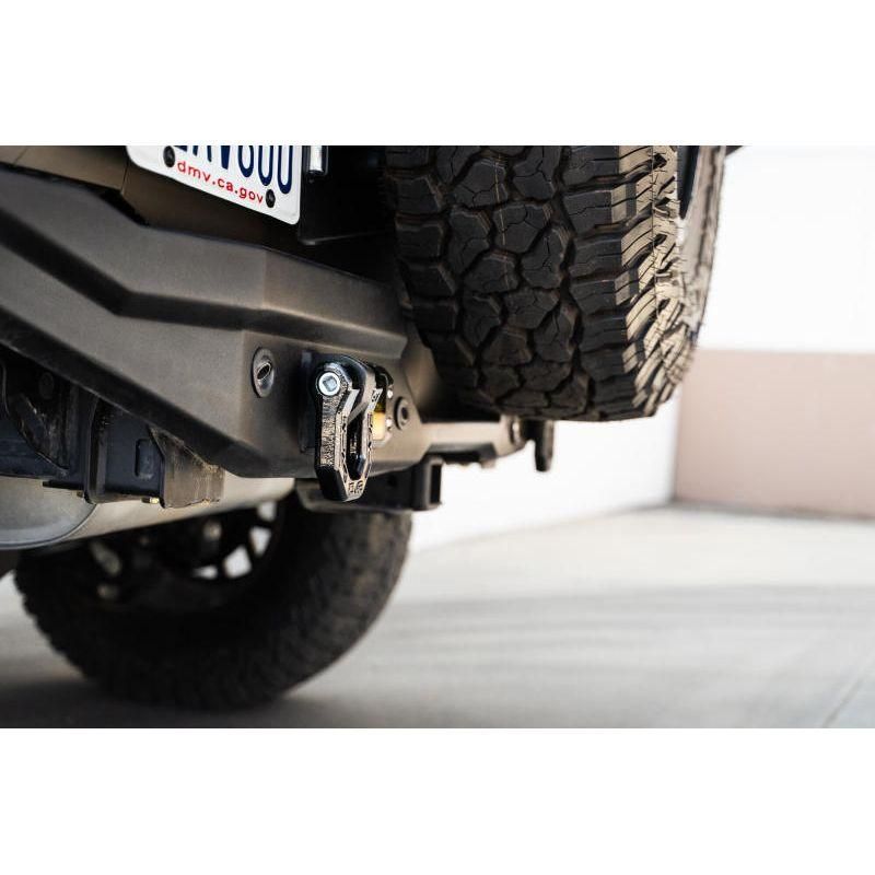 DV8 Offroad UNSK-01BL - DVEUNSK-01BL - DV8 Offroad Elite Series D-Ring Shackles - Pair (Black) - Shipped in Europe - Tuningsupply.com