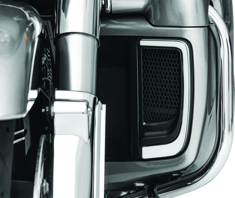 Kuryakyn 5064 - KUR5064 - Kuryakyn Tracer Lower Fairing Grill Black - Shipped in Europe - Tuningsupply.com