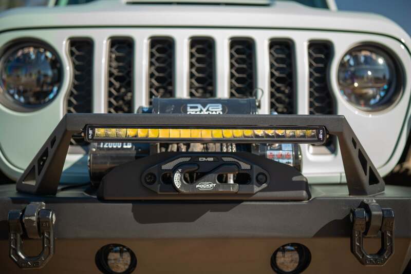 DV8 Offroad BE20SW105W-H - DVEBE20SW105W-H - DV8 Offroad 20in Halo Elite Single Row Light Bar with Accent Light - White/Amber - Shipped in Europe - Tuningsupply.com