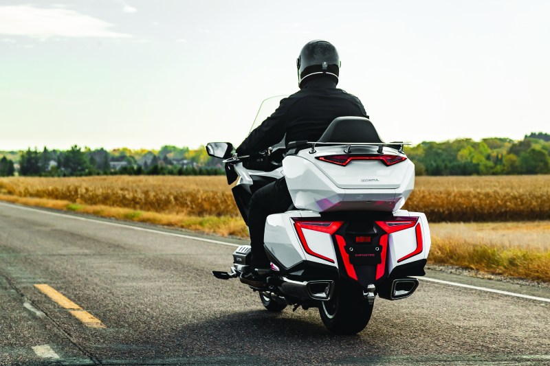 Kuryakyn 3262 - KUR3262 - Kuryakyn Omni L.E.D. Rear Bag Accents 18 and up GL1800 - Shipped in Europe - Tuningsupply.com