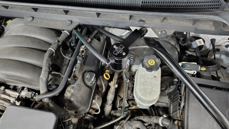 J&L 3123D-B - JLT3123D-B - J&L 14-18 Chevy Silverado 1500 / 14-18 GMC Sierra 1500 4.3L V6 Oil Separator - Black Anodized - Shipped in Europe - Tuningsupply.com