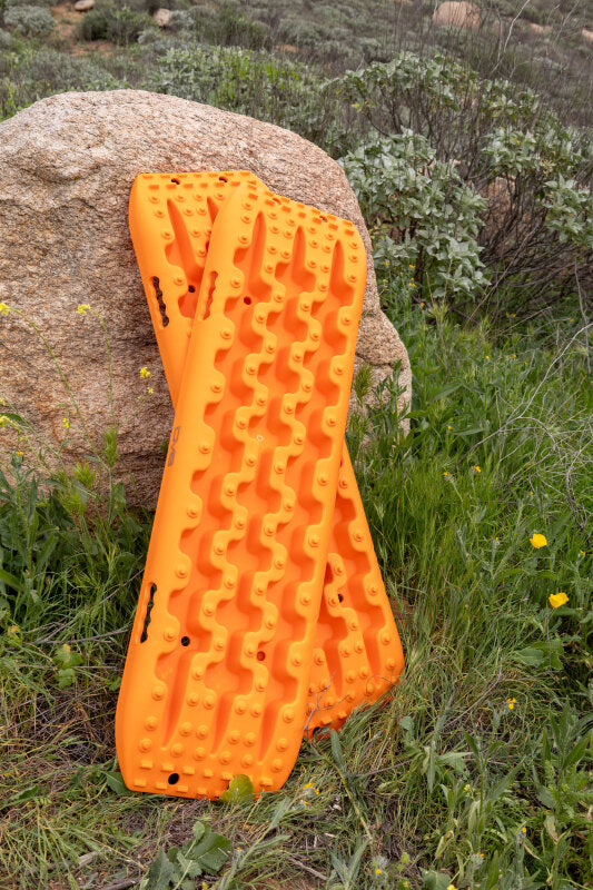 DV8 Offroad RTB1-02OR - DVERTB1-02OR - DV8 Offroad DV8 Xtract Traction Boards | Pair | Orange - Shipped in Europe - Tuningsupply.com