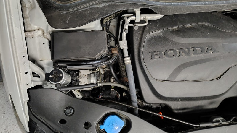J&L 3129P-C - JLT3129P-C - J&L 16-22 Honda Pilot PCV Side Oil Separator 3.0 - Clear Anodized - Shipped in Europe - Tuningsupply.com