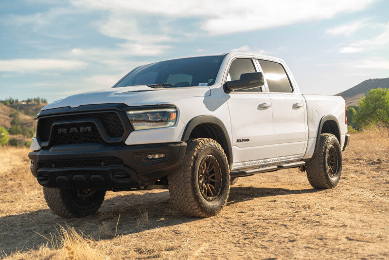 DV8 Offroad SRDR1-01 - DVESRDR1-01 - DV8 Offroad 19-25 RAM 1500 Crew Cab OE Plus Side Steps - Black Steel - Shipped in Europe - Tuningsupply.com