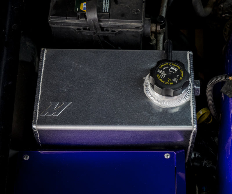 Mishimoto MMRT-DMAX-01N - MISMMRT-DMAX-01N - Mishimoto 01-07 Chevy/GMC 6.6L Duramax Degas Tank - Natural - Shipped in Europe - Tuningsupply.com